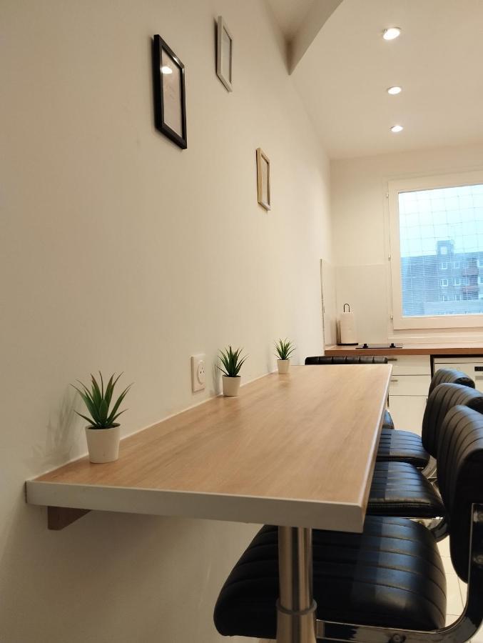 Le Beau Refuge Parisien De Cergy - Parisian Modern Flat At Cergy Bed & Breakfast Exterior photo